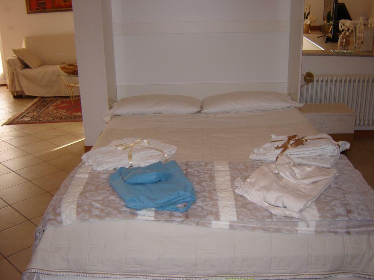 Casa Del Sole Appartamento N° 2 White And Gold Room Gavardo Exteriör bild